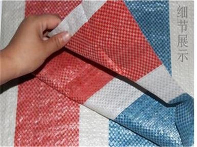 彩條編織布 材質解析與應用特色——生態毯領域的綠色革新